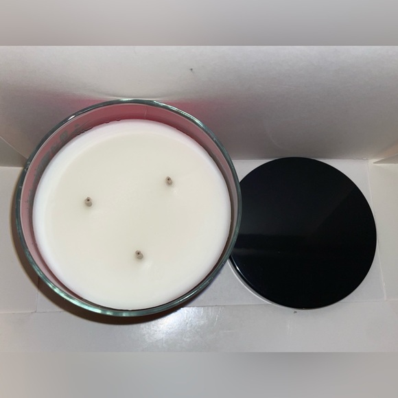 Bath & Body Works Emily In Paris~ Paris Amour Scented Candle 3 Wick Discontinued - Picture 2 of 5